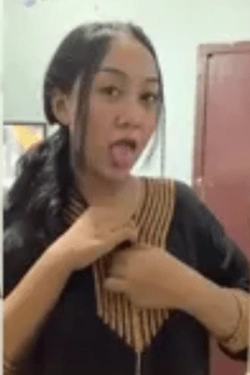 Bokep Indo – Ukhti Laras Lepas Gamis Lanjut Colmek